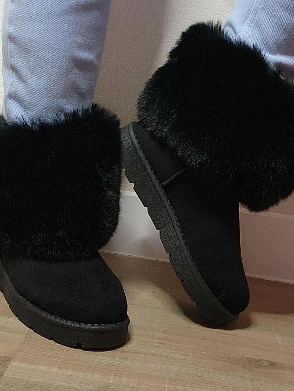 Brand New Journee Collection  Mid-High Faux Fur "Shanay" Booties NWOT Size 7US